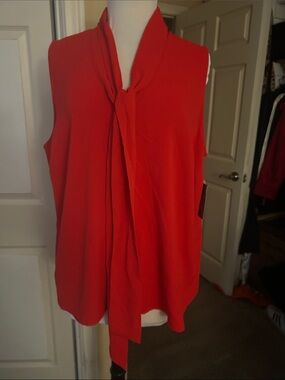 Sleeveless Tie-Neck Camisole in Red
